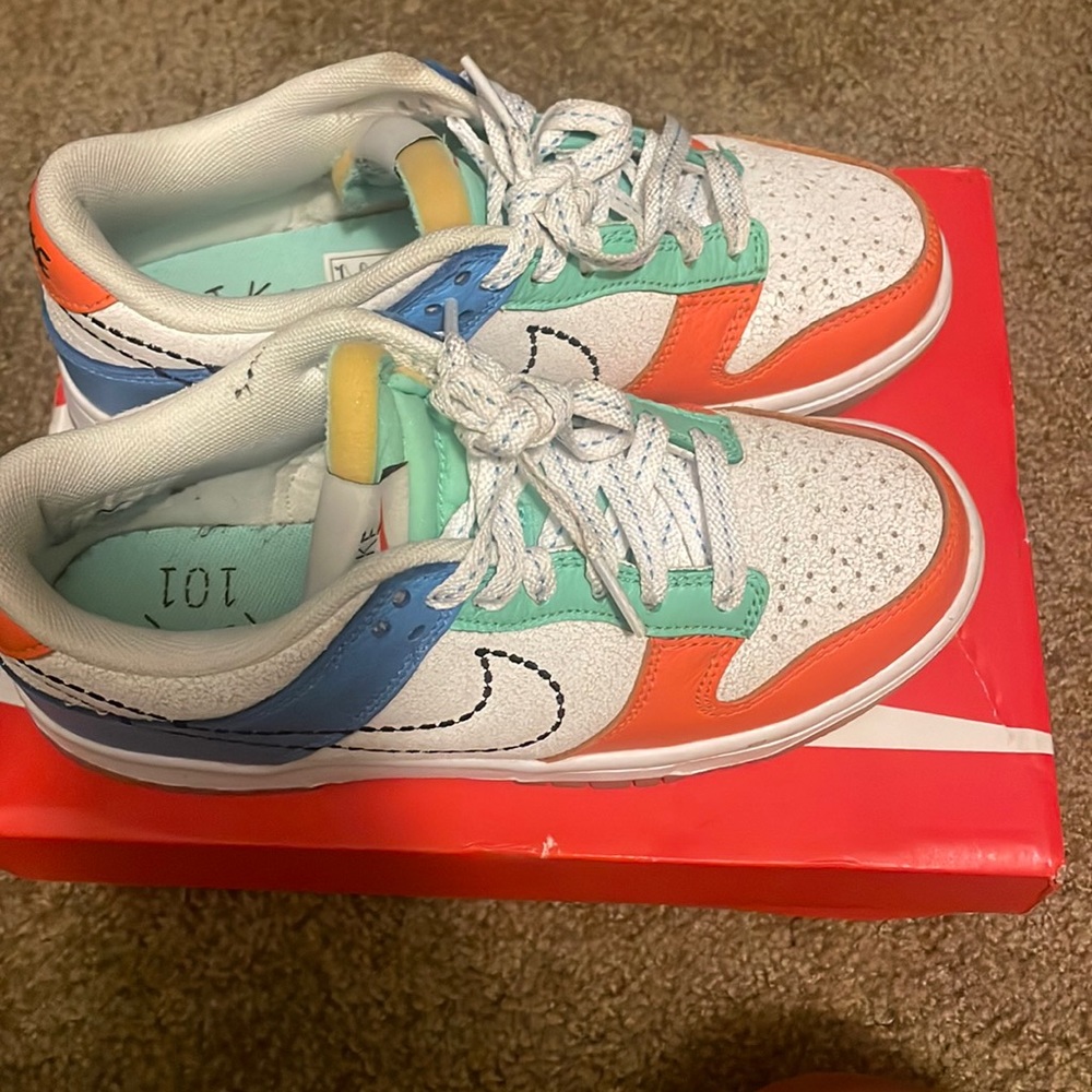DUNKS